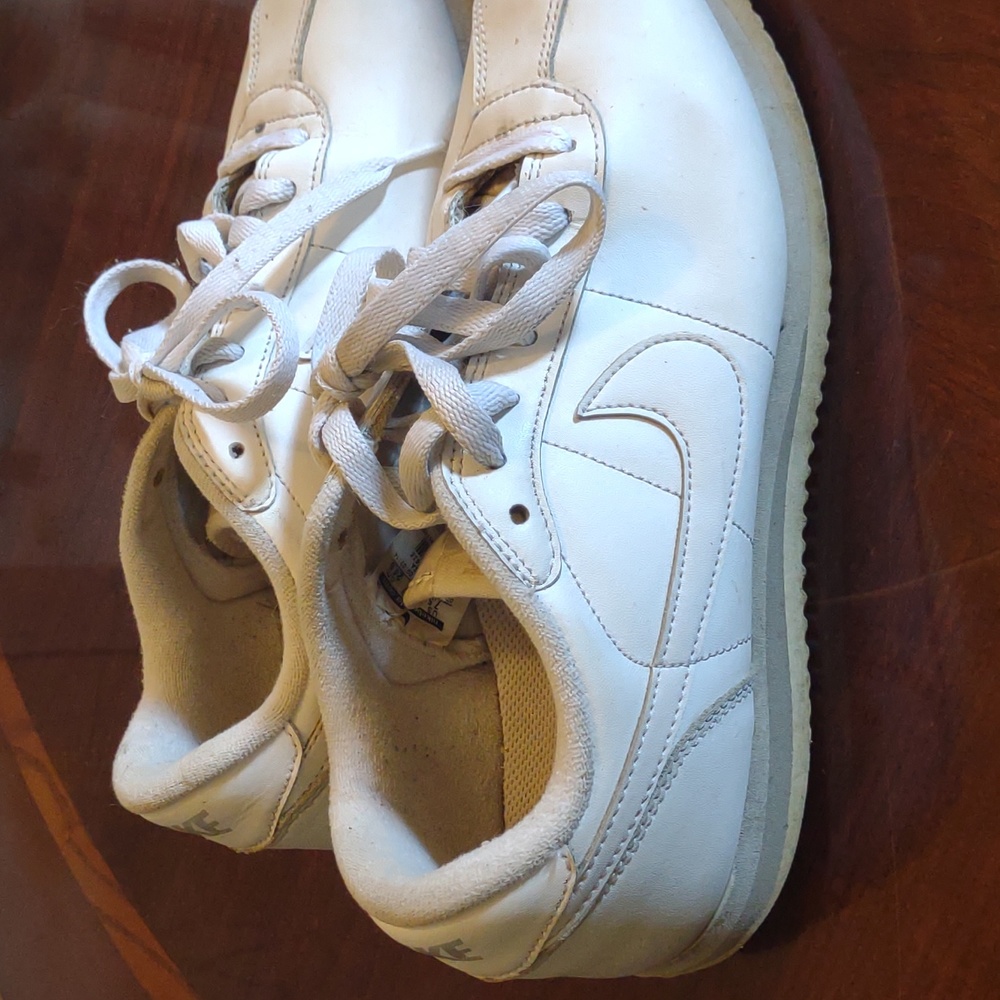 Women's white leather Cortez Nike size 7.5